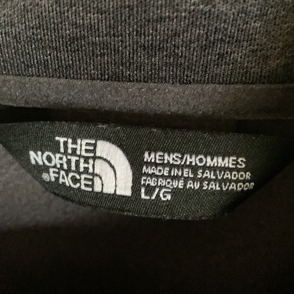 Men’s North Face 1/2 zip pullover - Picture 3 of 4